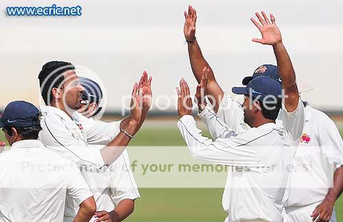 Zaheer Khan helped Mumbai gain a crucial lead of 157on day three Zaheer Khan helped Mumbai gain a crucial lead of 157on day three